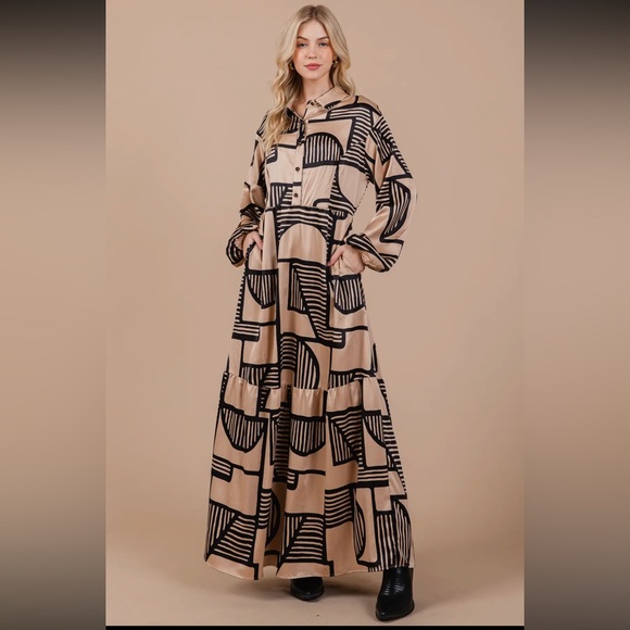 ✨LAST ONE✨Geometric Satin Print Long Sleeve Maxi - Picture 2 of 5